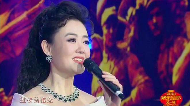 [图]王庆爽演唱《假如今天你还在》，情感真挚，感人至深