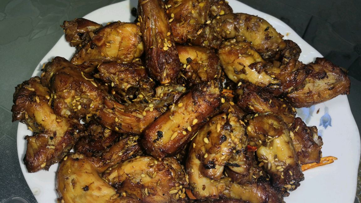 东北饭馆里的下酒神菜,好吃不贵的孜然鸡脖
