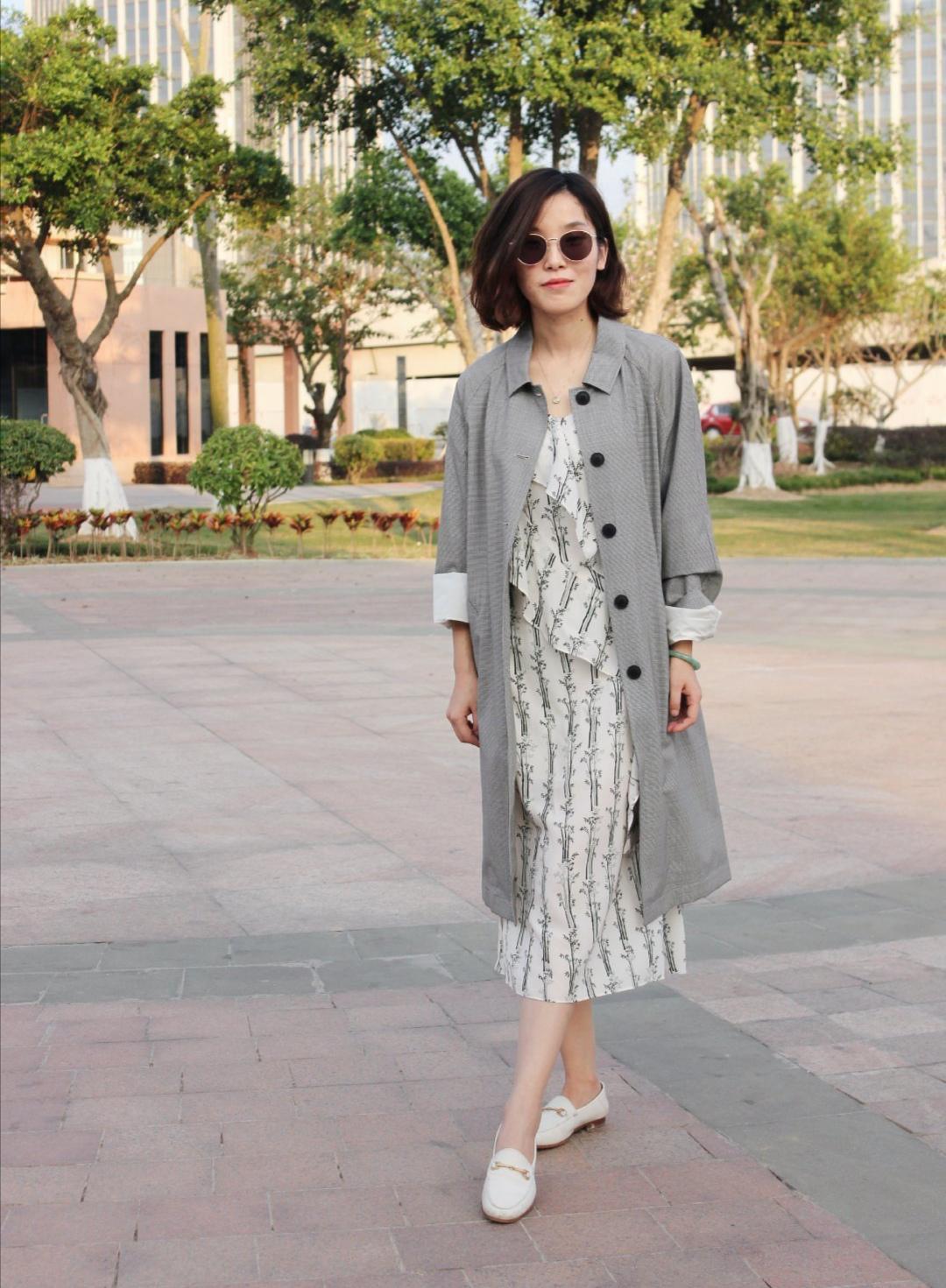 40岁女人如何避开"大妈感"?几款精致气质穿搭,让你知性更优雅