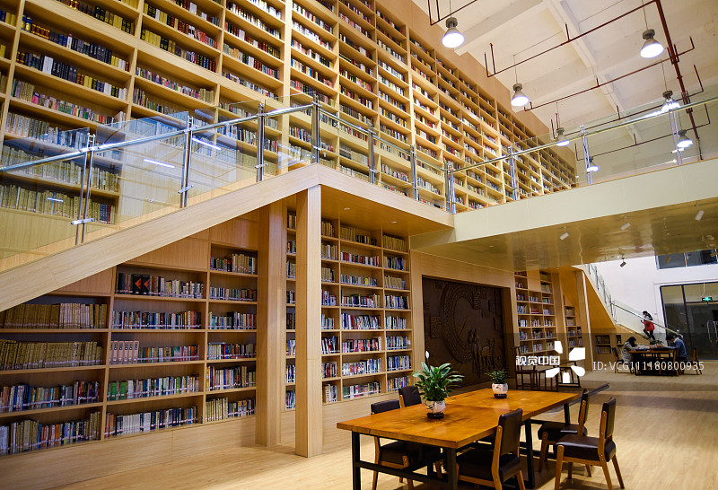 2018年12月9日,贵州省黔西南州图书馆搬迁至黔西南州民族文化中心,并