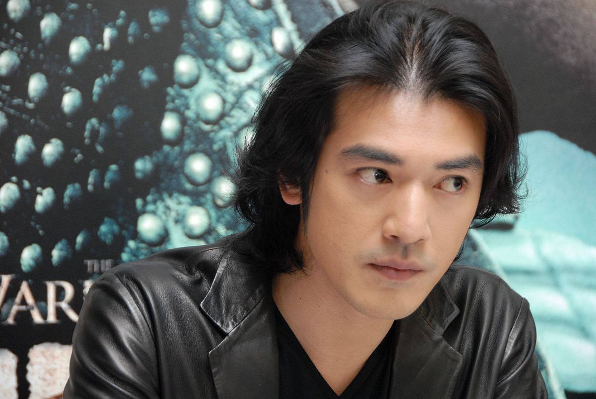 看电影《喜欢你》,片中金城武的落腮胡搭在早年精致如今毛糙的脸上