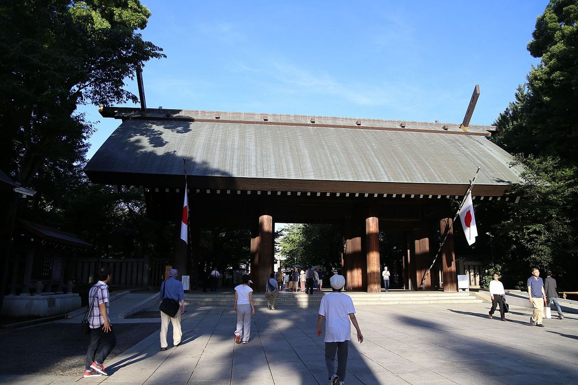 日本靖国神社大门图片