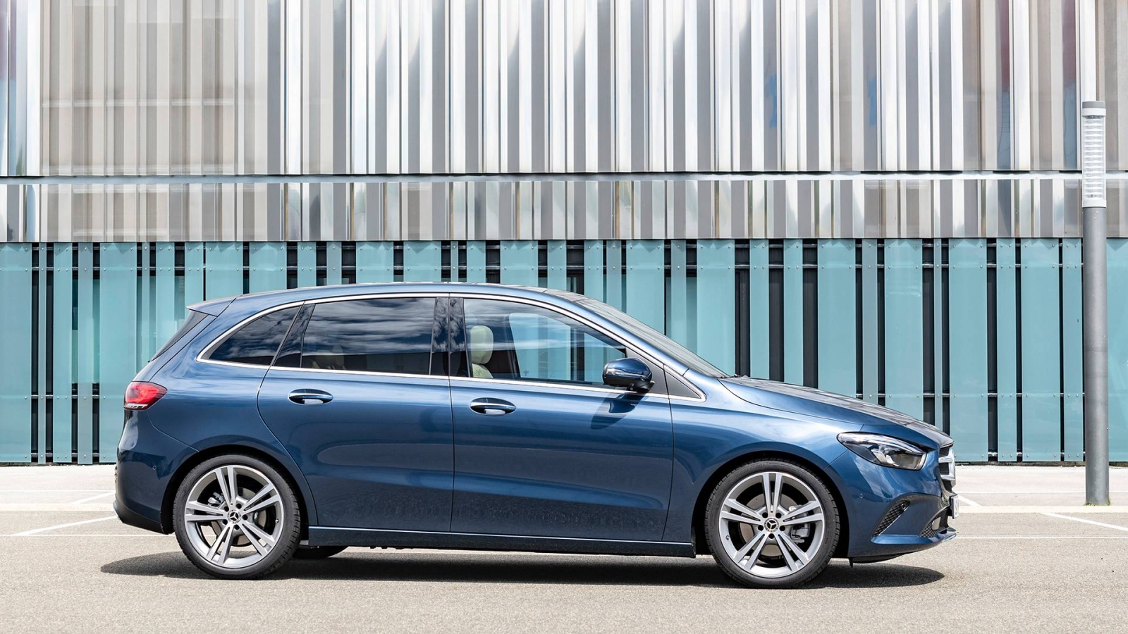 2019款奔驰b级车已亮相巴黎车展