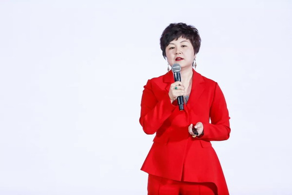 陈秀才 接下来,由如新尚道国际系统创始人陈秀才带来《百年品牌的文化