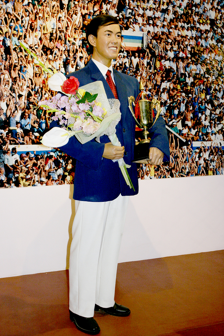 中国乒乓球# 1959年的今天,,容国团参加了第25届世界乒乓球锦标赛,在