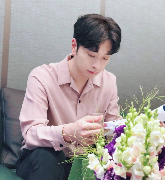 帅气男人诉说爱语,黄灿盛eclat杂志采访分享