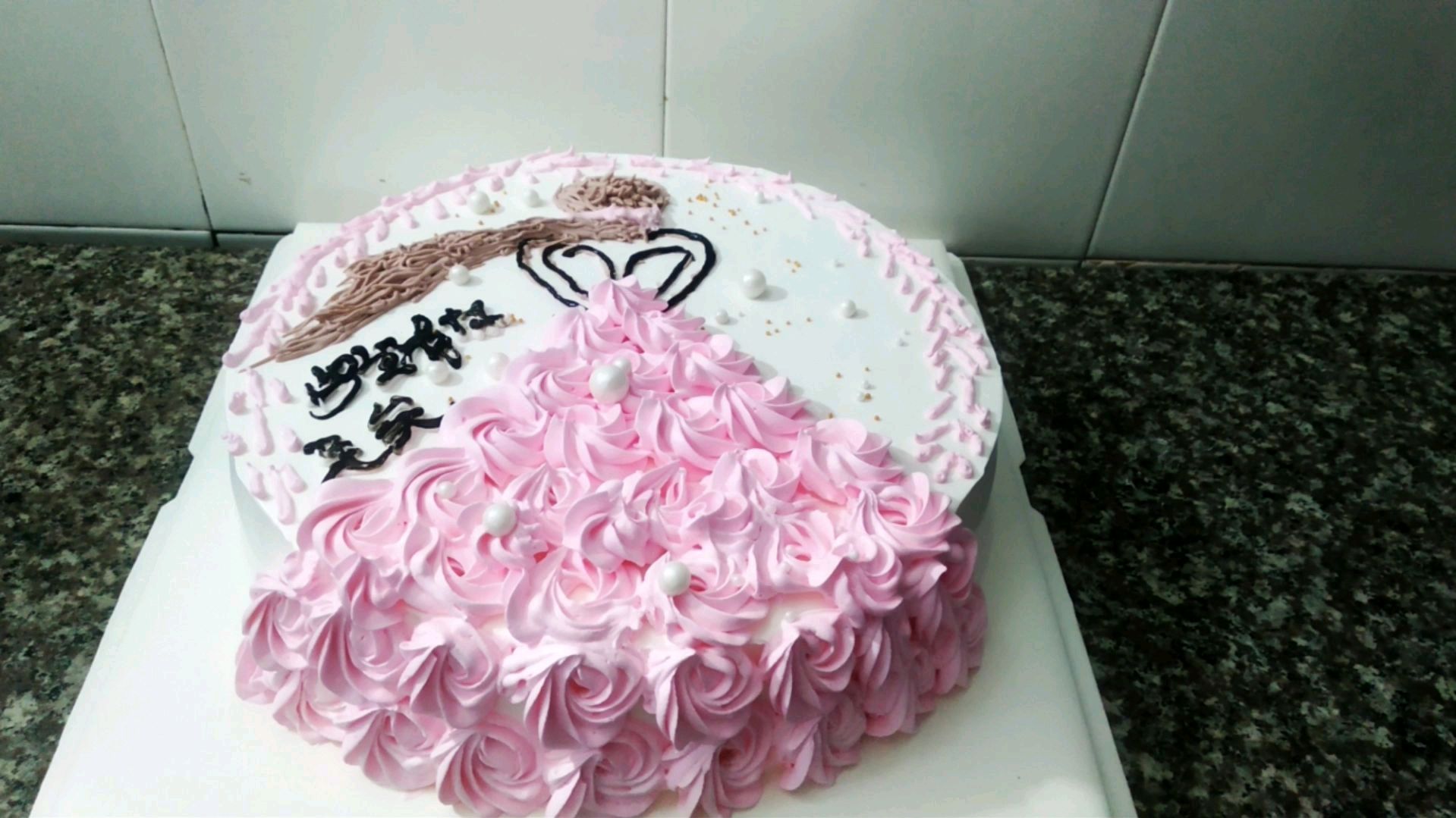 网红美少女生日蛋糕制作方法分享给大家希望大家喜欢