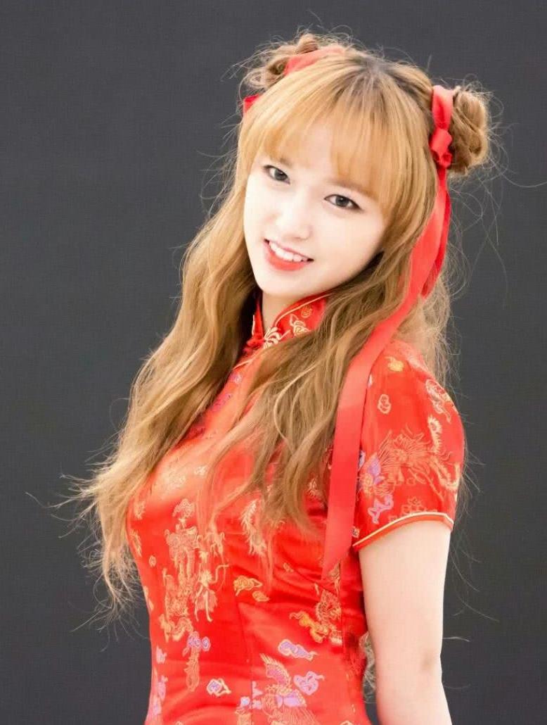 justin和导师程潇撞衫吉祥娃娃,少女感比拼,结果好意外!