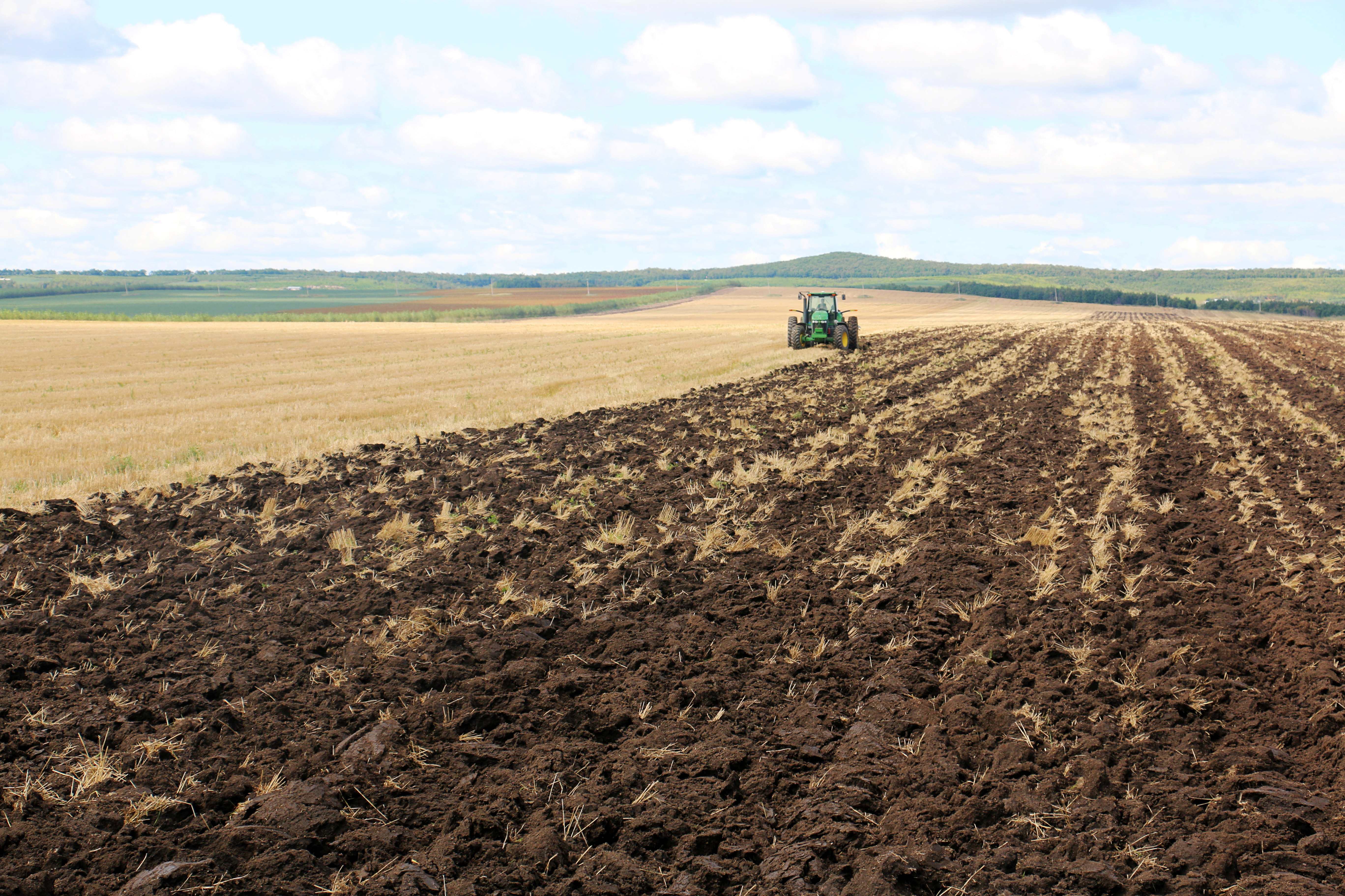 黑龙江垦区五大连池农场整地忙(2)