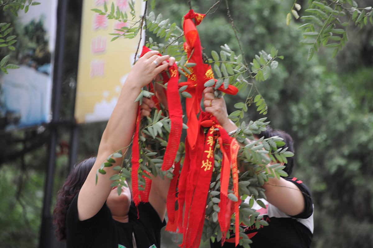 枕头底下放红绳求姻缘 枕头底下放红绳好用