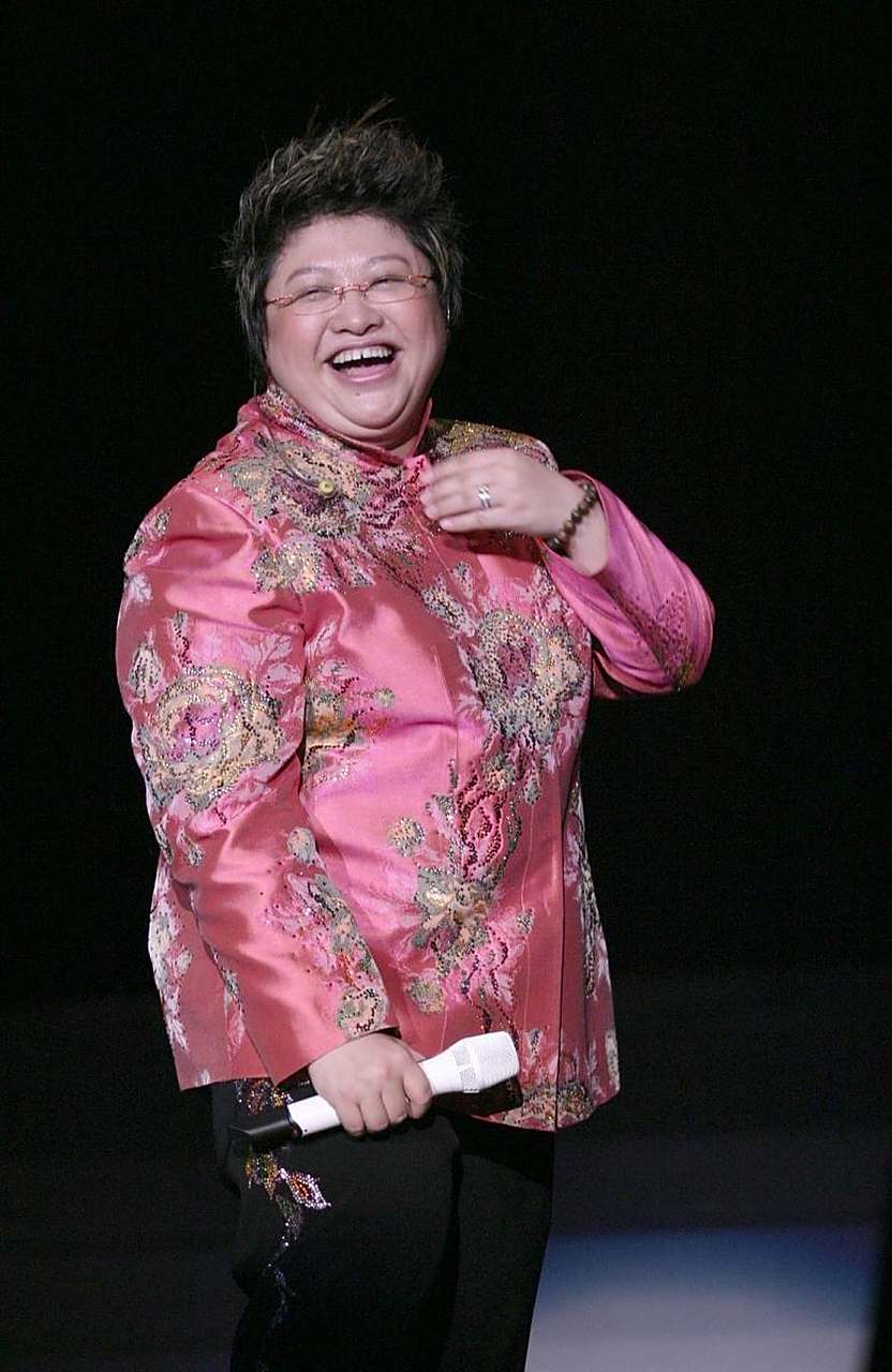 百亿宣发计划# 韩红,原名央金卓玛,1971年9月26日出生于西藏自治区