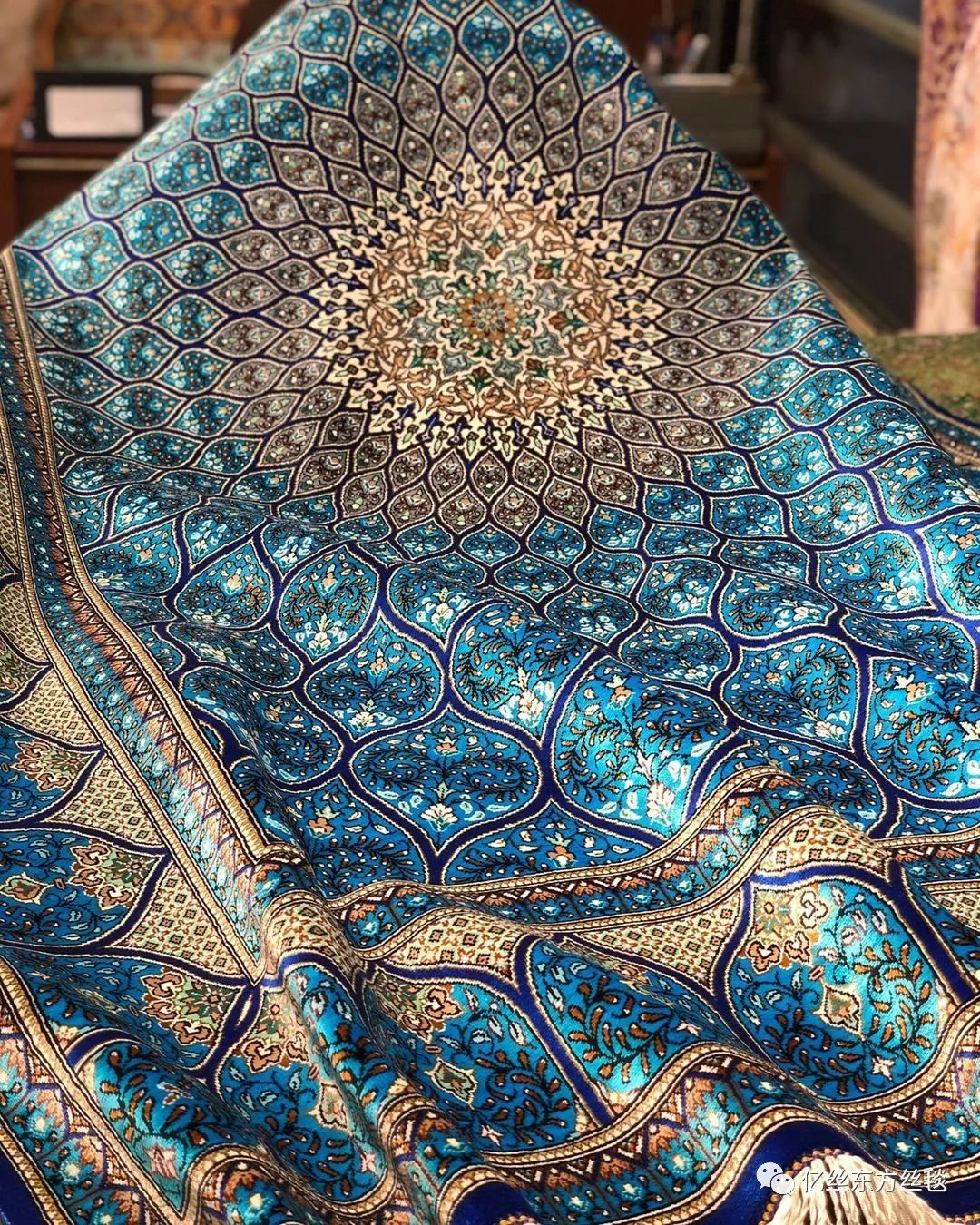 "流动的黄金"亿丝手工真丝波斯地毯