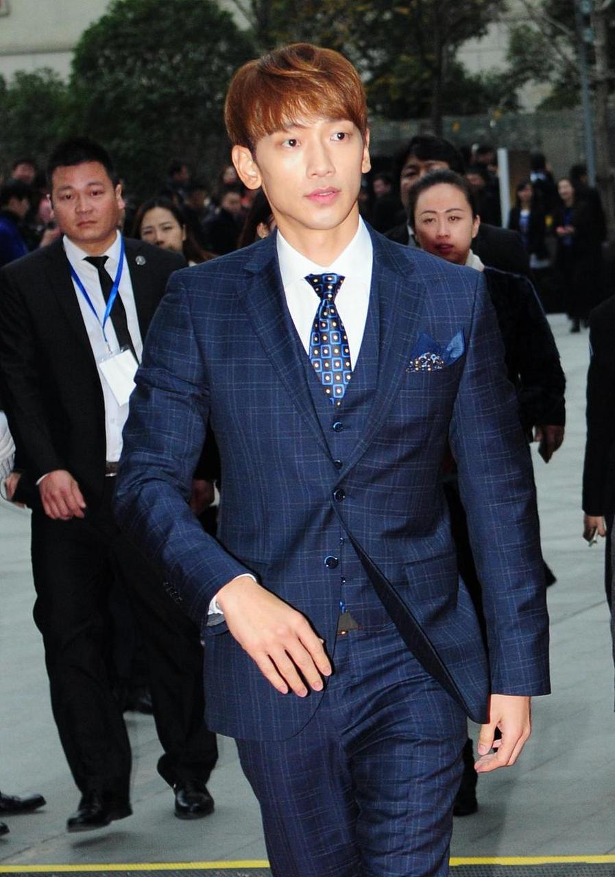 7月10日,许久未见的韩国知名男星rainicon郑智薰,突然引发了热议,不是