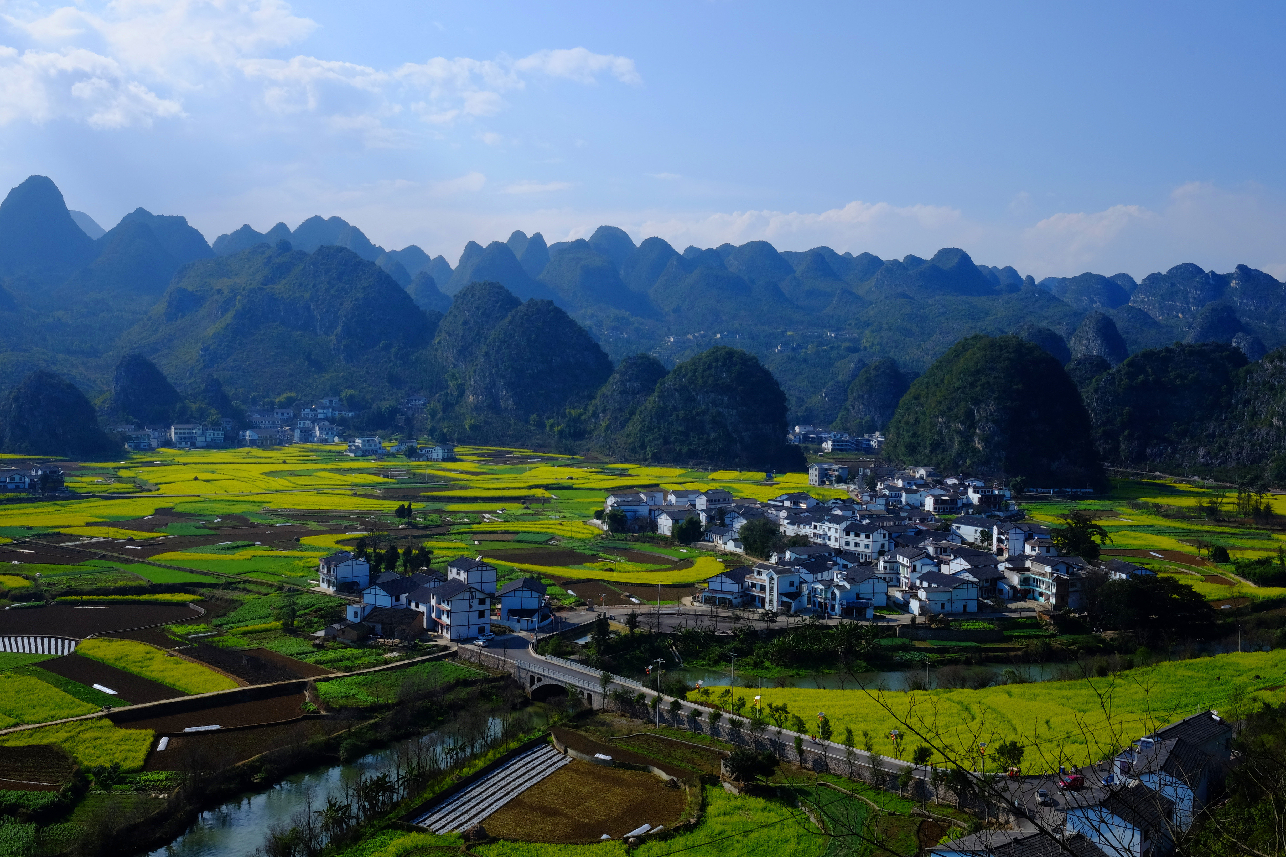 贵州万峰林景区:天下山峰何其多,惟有此处峰成林!