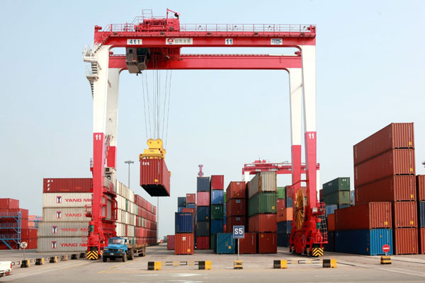 港口码头轮胎吊