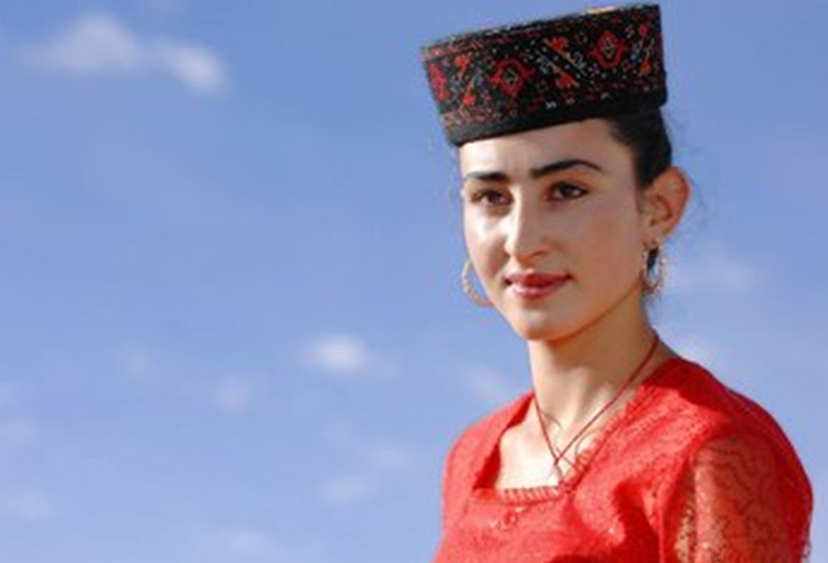 中国唯一纯正的白种人,个个能歌善舞,还美成奇迹!