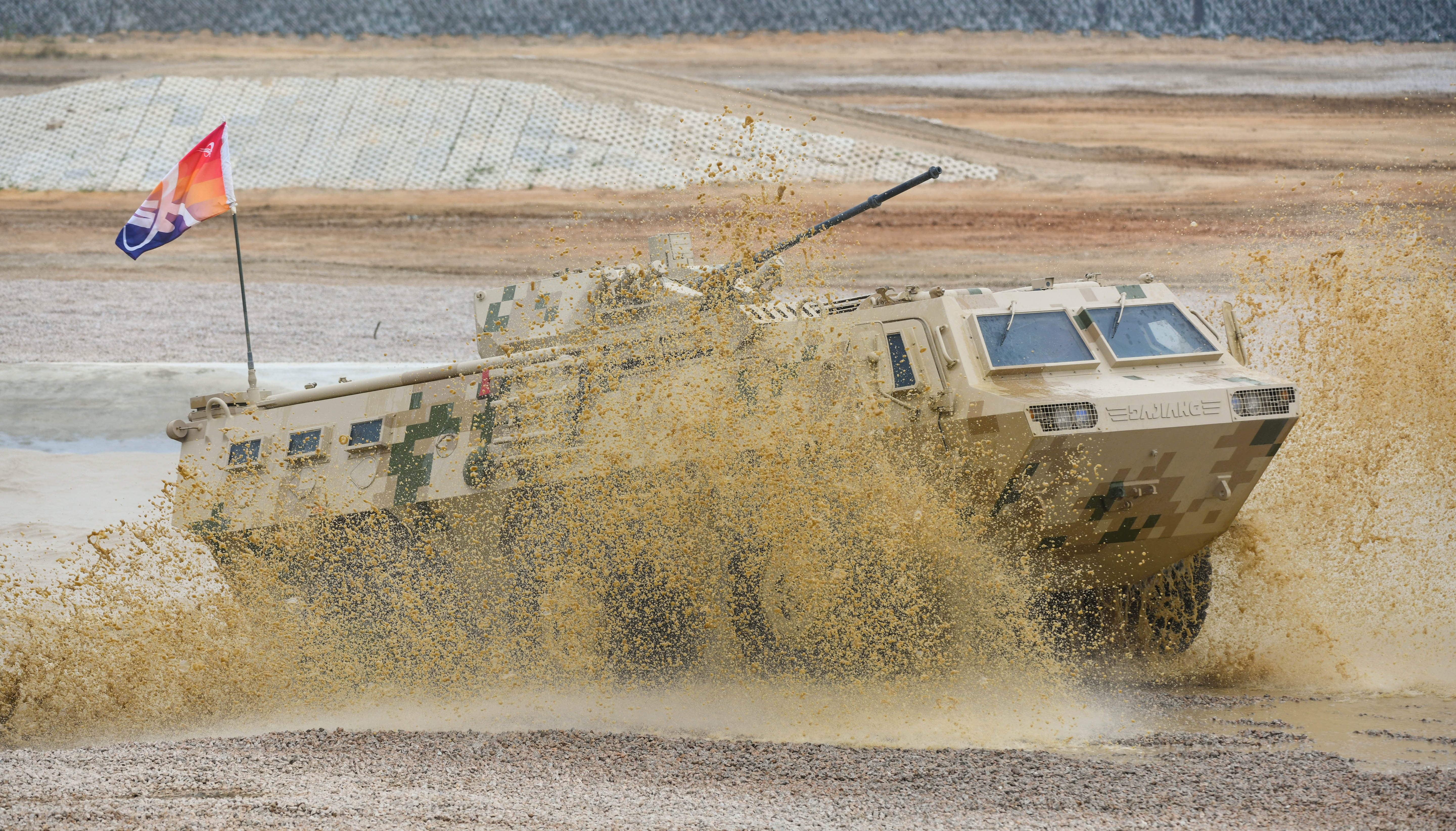 珠海航展:重装上阵"火力全开"