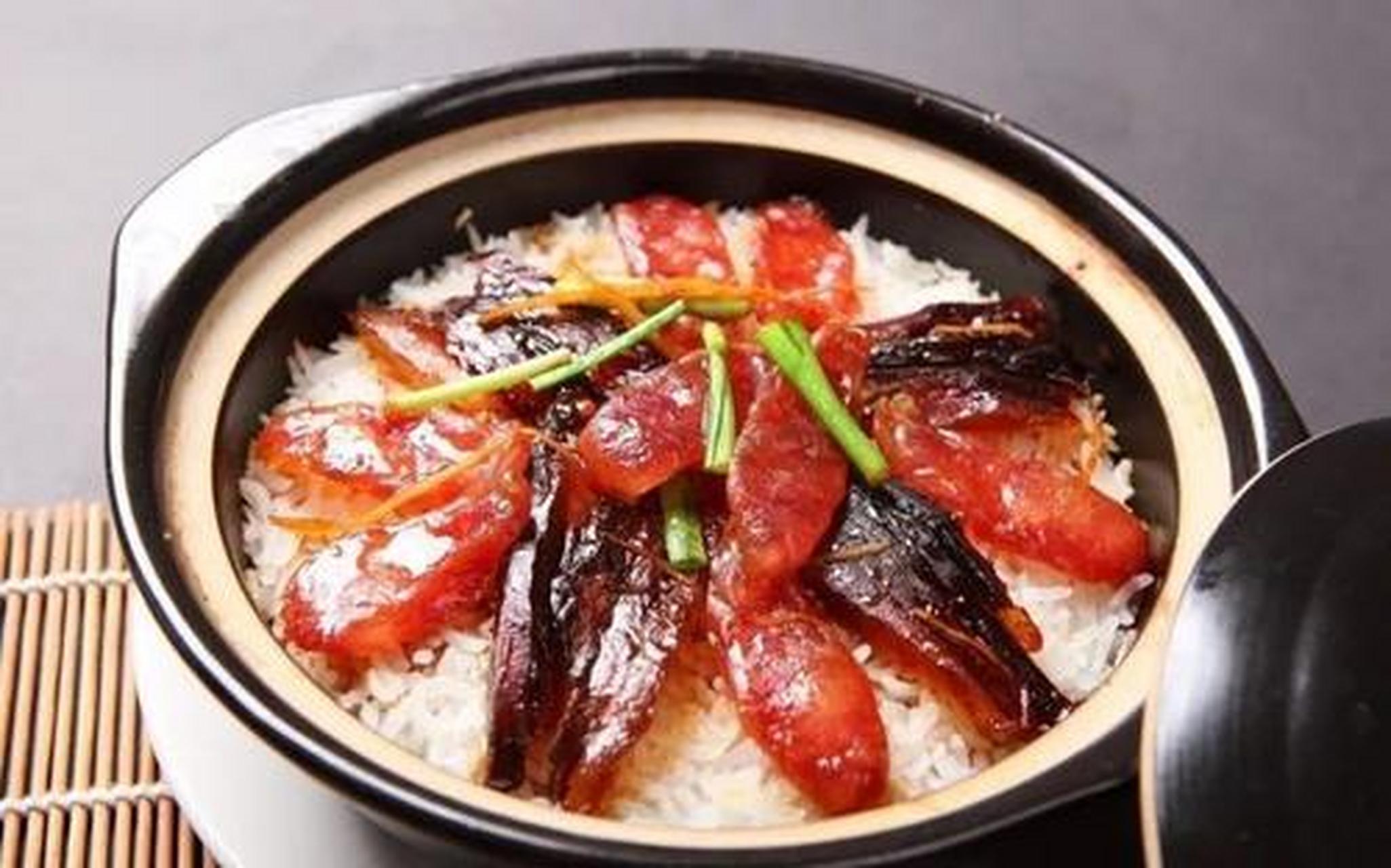 北石带你畅游三亚#【那迷人的"姿态"】猪肚煲仔饭,香味很浓郁.