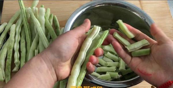 这才是土豆最好吃的做法,一把豆角,鲜香可口,一大盆不够吃!