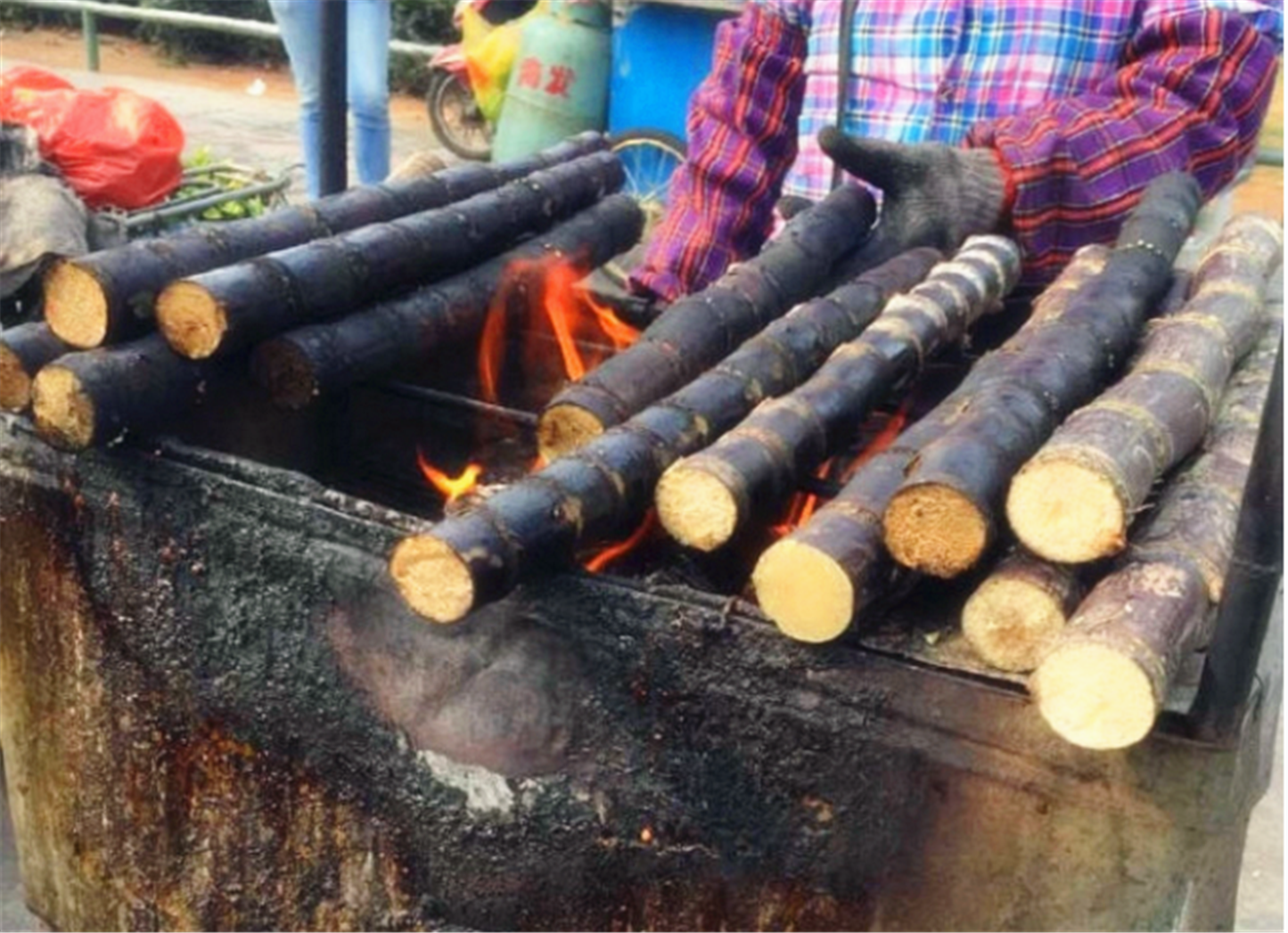 南方人的烤甘蔗,真是长见识了,你吃过吗?