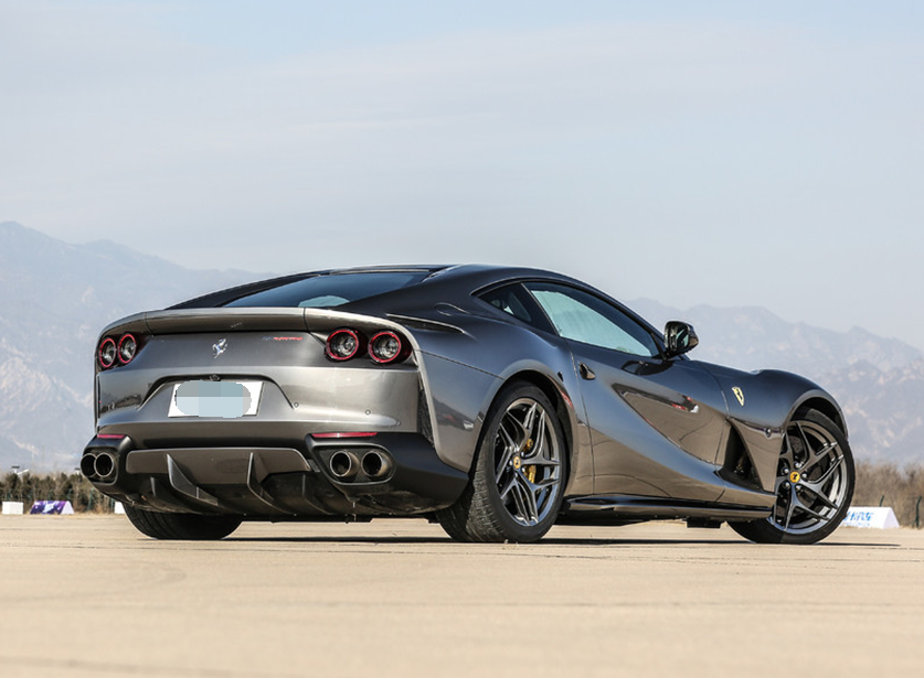 符合国人的审美的法拉利812,开出去很有面,过年回家就开这车