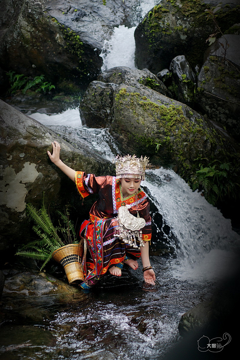 人像摄影:采药的苗族妹子