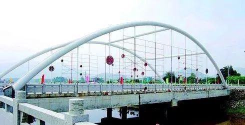 象棋桥上抹新漆 将帅新装迎新年