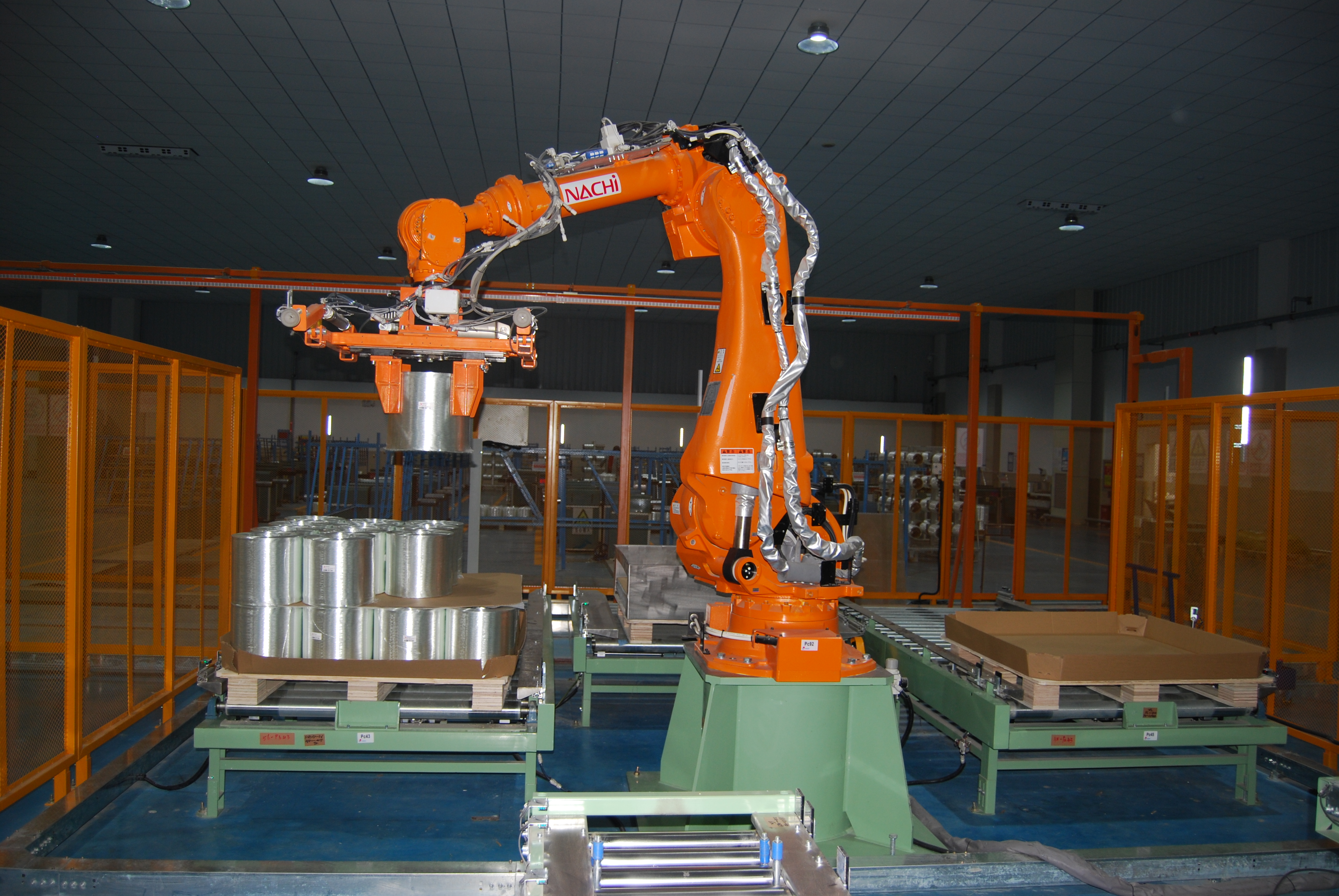 山东玻纤引进智能机械手,帮助职工实现高效作业