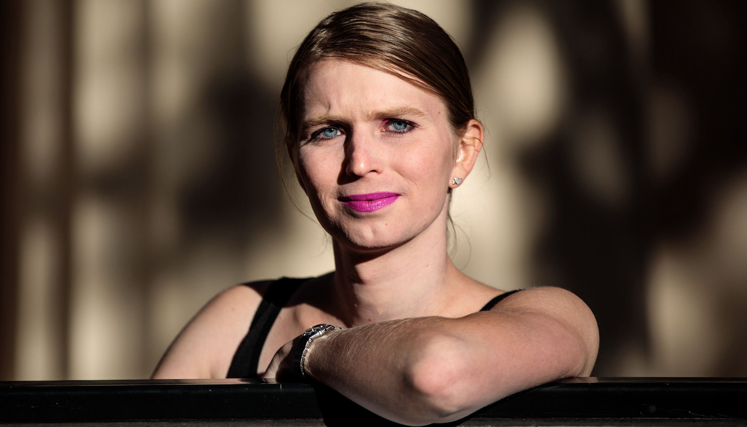 因拒绝作证被拘两月后,向"维基解密"泄密的前美军士兵曼宁获释