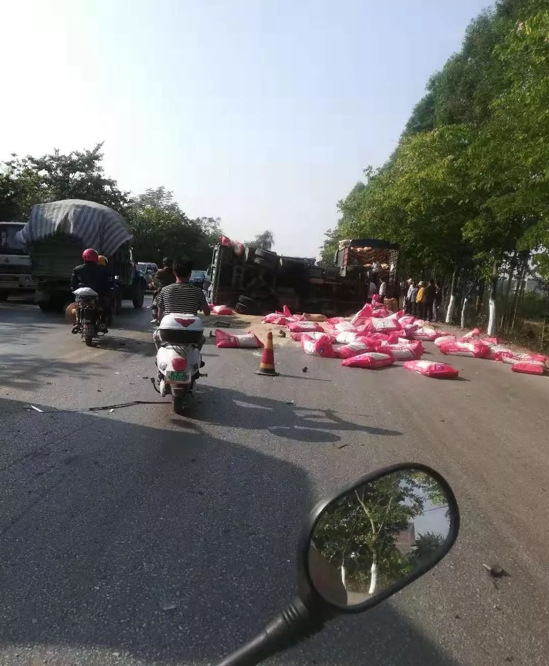 要紧!又是车祸,宾阳大桥镇红村附近多车连撞!