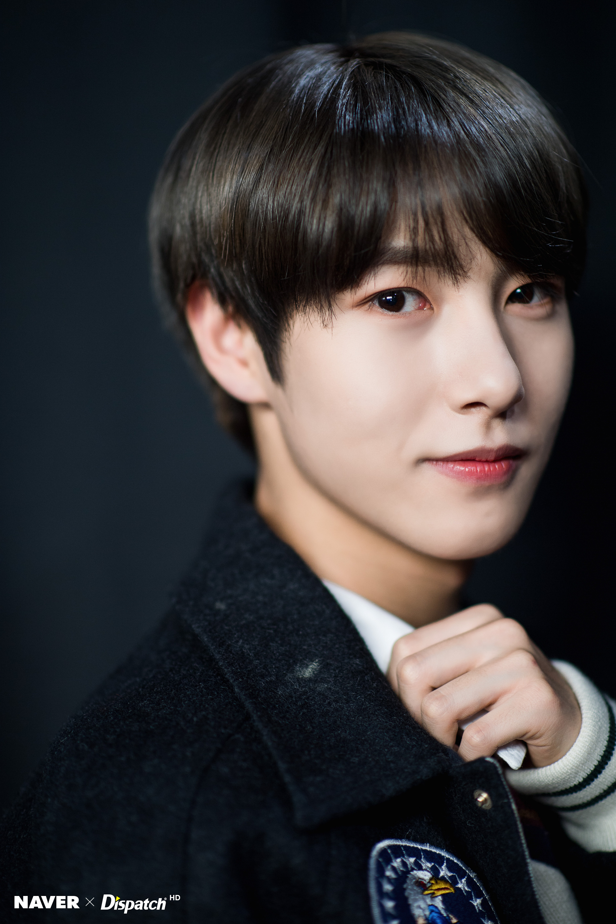 韩国男团nct拍摄写真:李马克成熟帅气,罗渽民宛如漫画中的王子