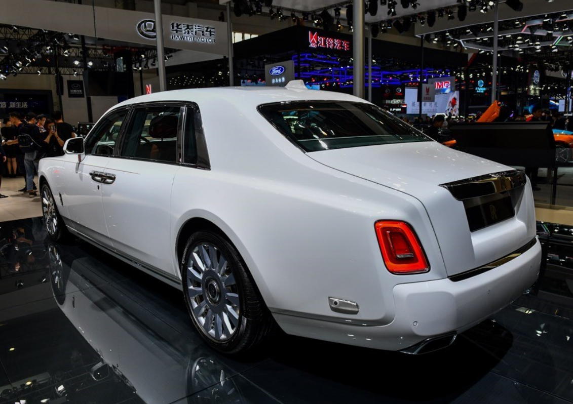 让我们一起鉴赏劳斯莱斯幻影外观的独特魅力