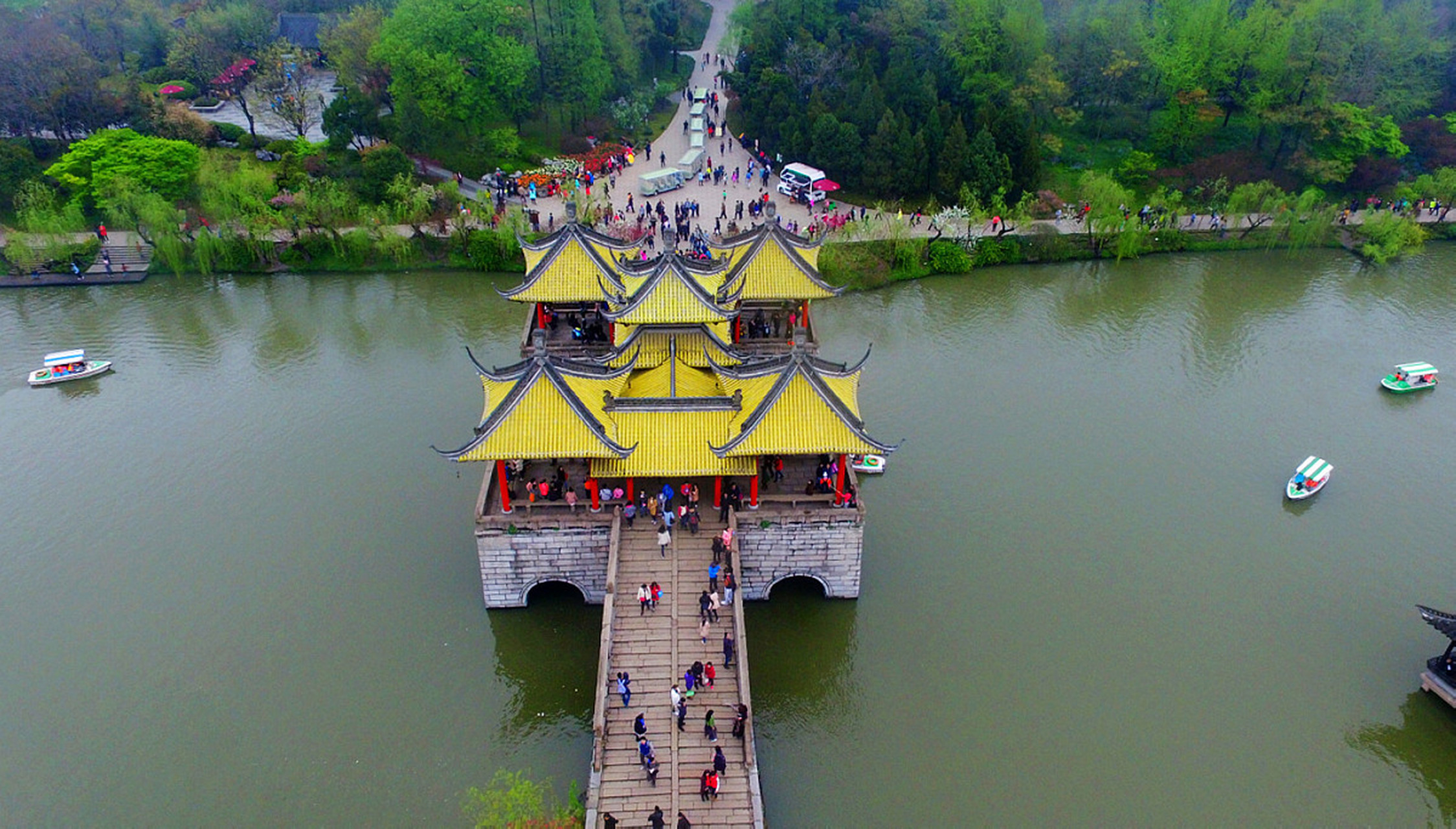 无为附近好玩的景点有哪些 无为,这个位于安徽省东南部的小城,以其