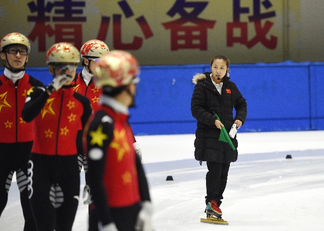李琰留任中国短道速滑队主教练