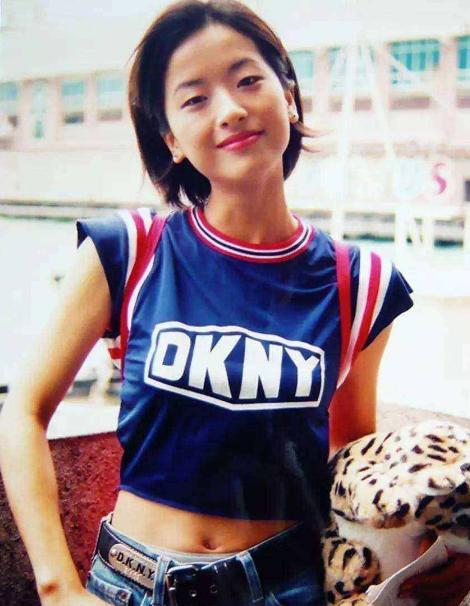 陈小春与张卫健饰演的韦小宝,剧中都有7个老婆,谁更漂亮?