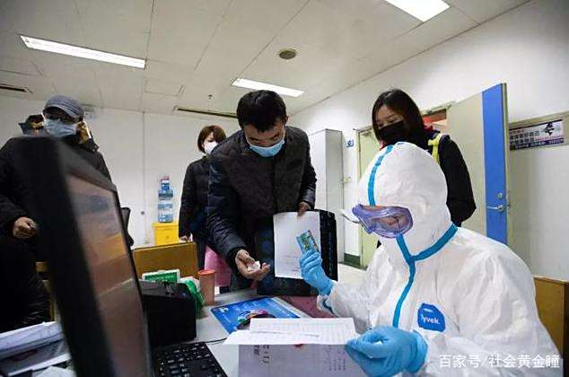 父亲因感染住院,他连打20个电话都不接,曾想砸碎手机闯进武汉 父亲因感染住院,他连打20个电话都不接,曾想砸碎手机闯进武汉