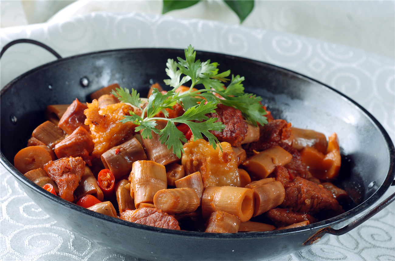 让人胃口大开,我最喜欢第五道 干锅竹筒筒笋焖牛腩