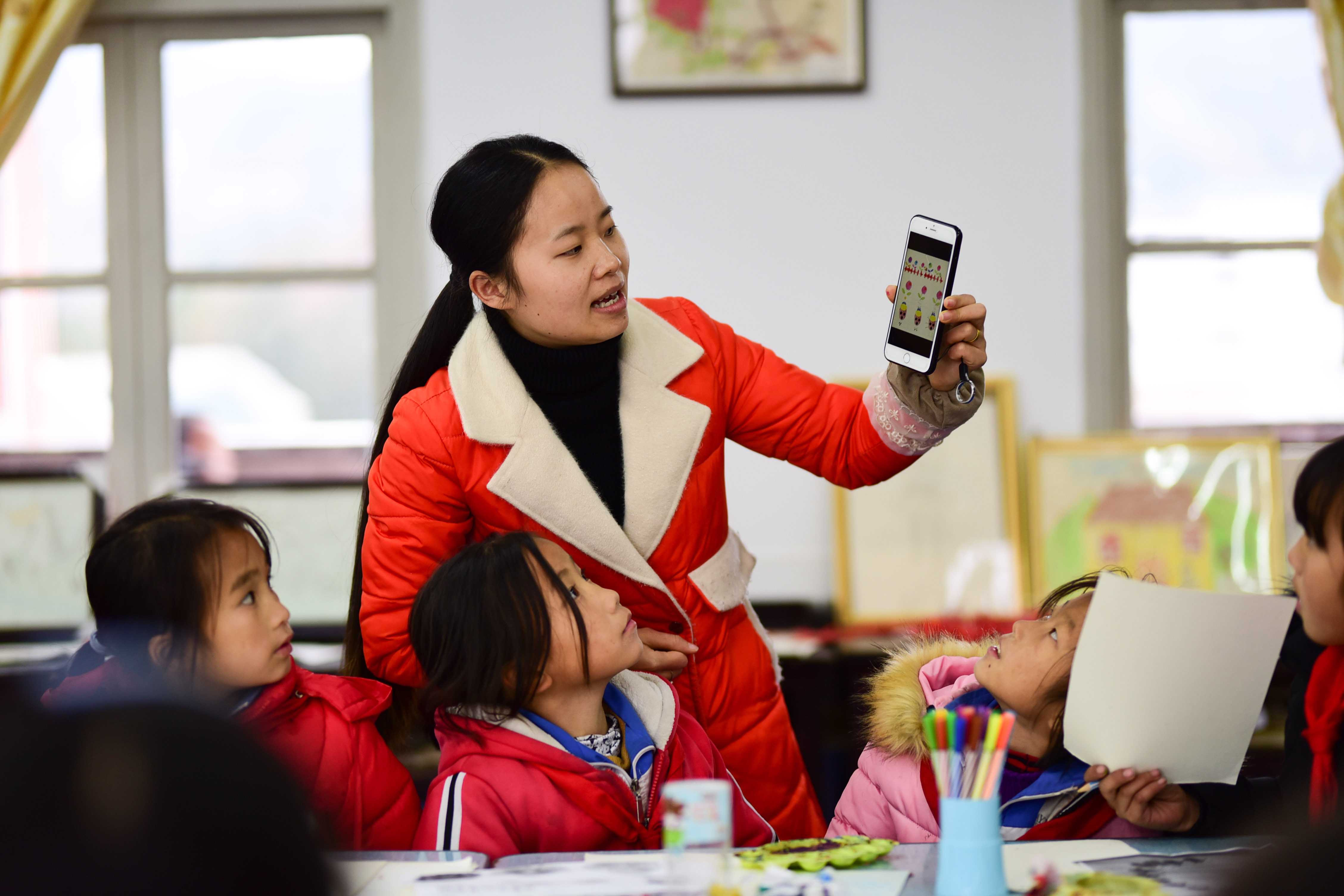 贵州丹寨:90后乡村教师的"多彩课堂"