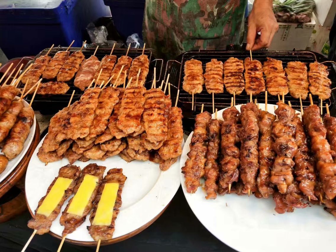 泰国重口味美食烤壁虎,海鲜特便宜,去泰国千万别错过多点海鲜!