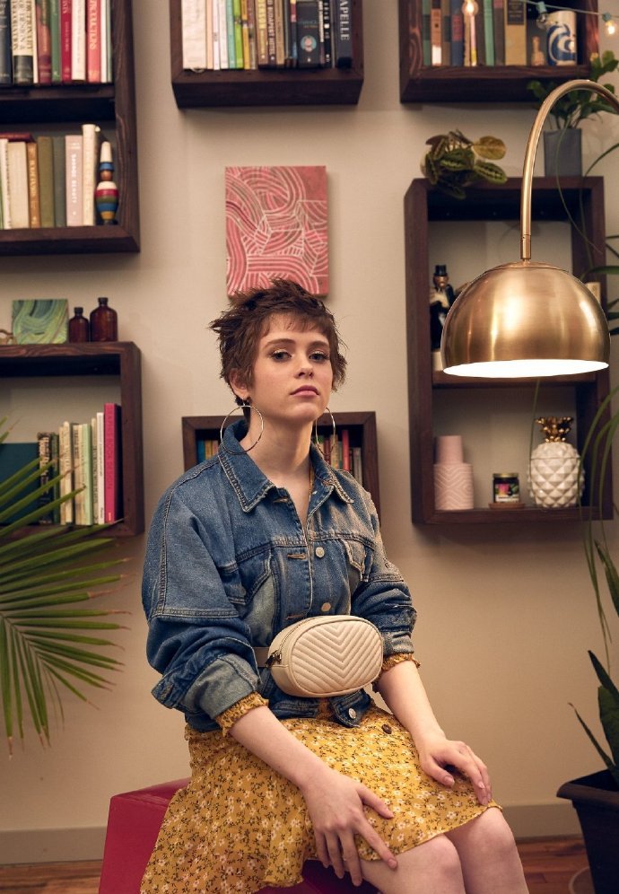 索菲·莉莉斯碎花系列大片来咯,少女感爆棚,时尚表现力太可