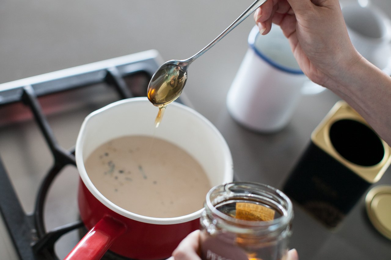 「锅煮奶茶,调制鲜奶茶」2种不同方式的冲调奶茶做法大公开!