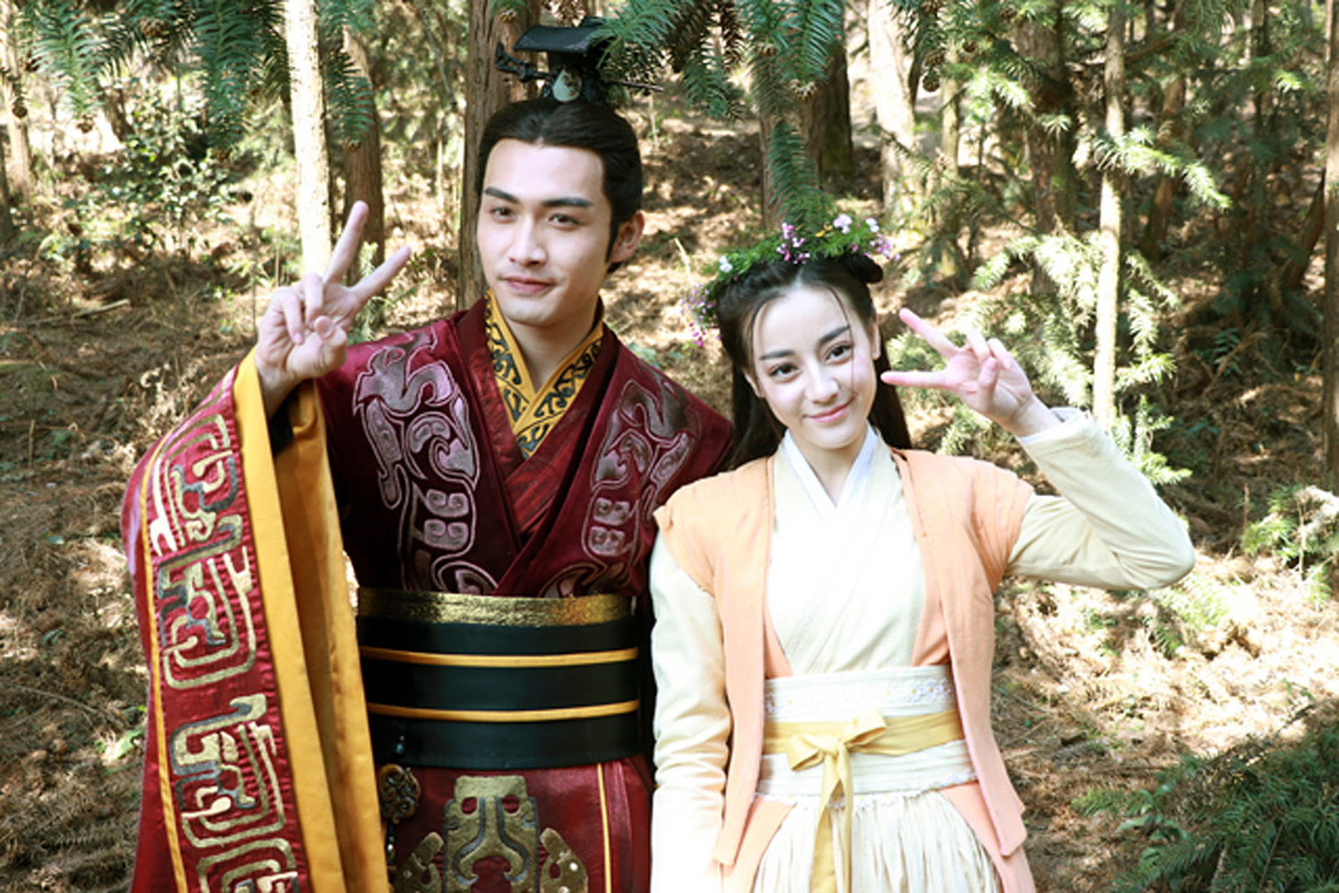 张彬彬,迪丽热巴,合作过很多电视剧,但是两人演男女主角的,只知道这一