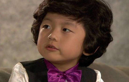 轻松的剧情,浪漫的场景,唯美的旋律,拜托小姐后我又一次爱上了韩剧.