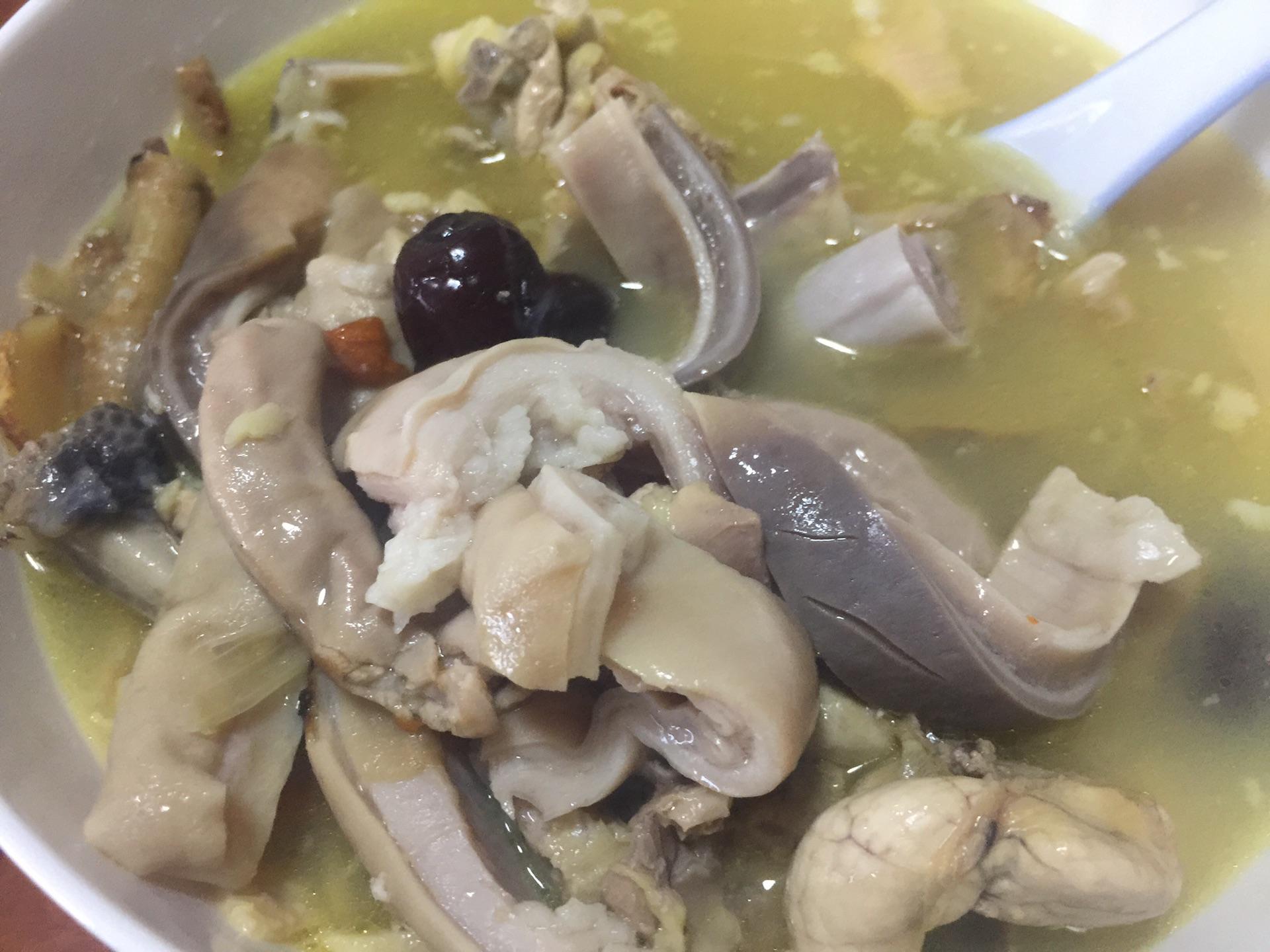 炖猪肚时,什么时候放盐才最好?盐都放不好,难怪猪肚老得像牛筋