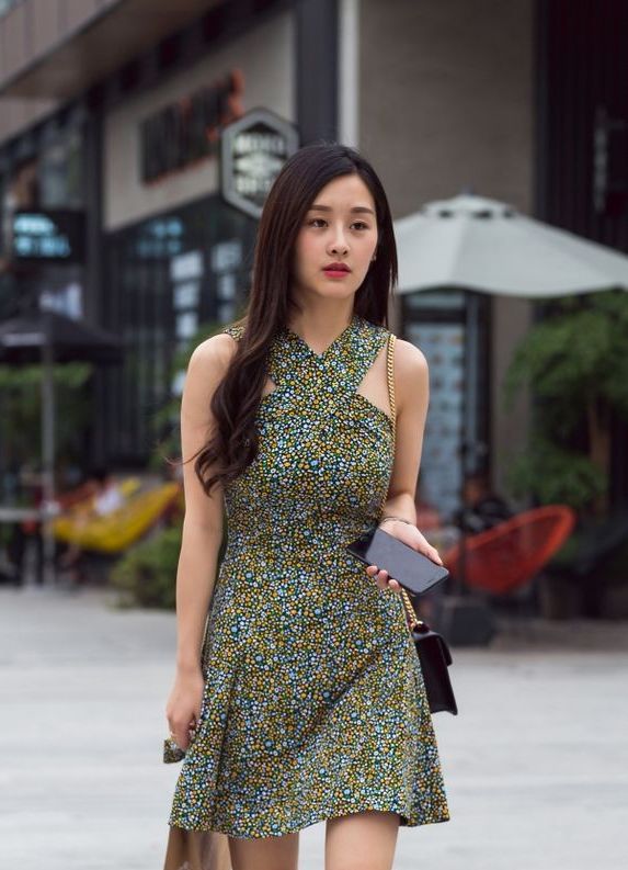 长相俊美的小姐姐