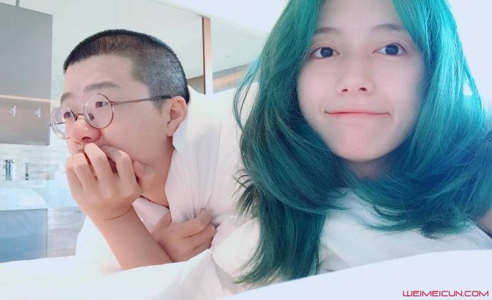 黑尾酱陈典和李诞两个人结婚没多久,李诞就被爆出了出轨的新闻!