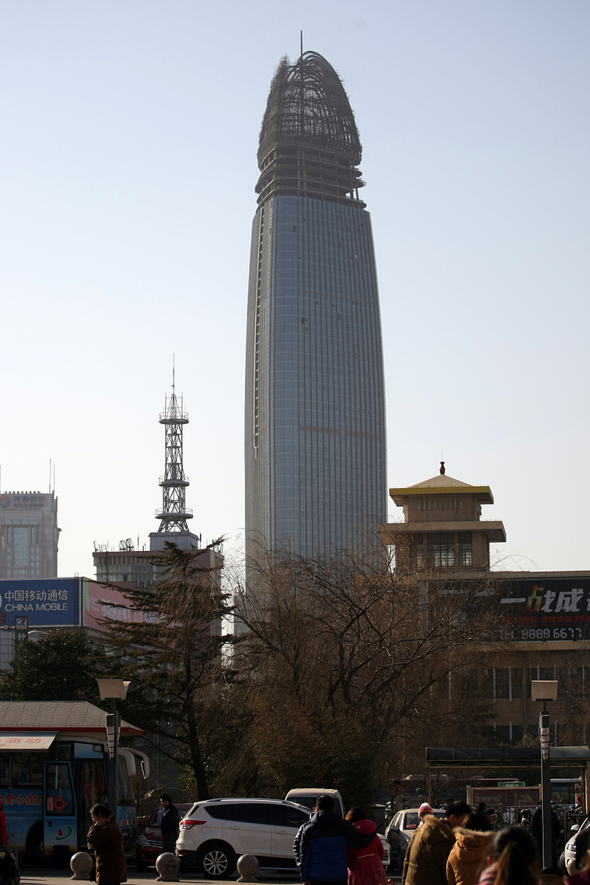 3.外人面前不揭短,孩子面前不吵架