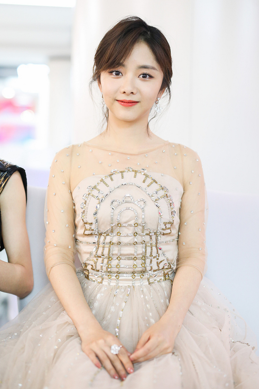 谭松韵个人工作室辟谣隐婚传闻:目前单身未婚,切记不要造谣!