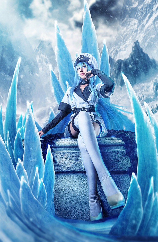 斩赤红之瞳:艾斯德斯华丽cos,满屏特效炫酷无比,却被黑瞳抢镜