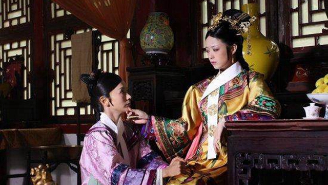 甄嬛传:颂芝奉茶时,雍正说了什么暗语?华妃乖乖把她送上龙床